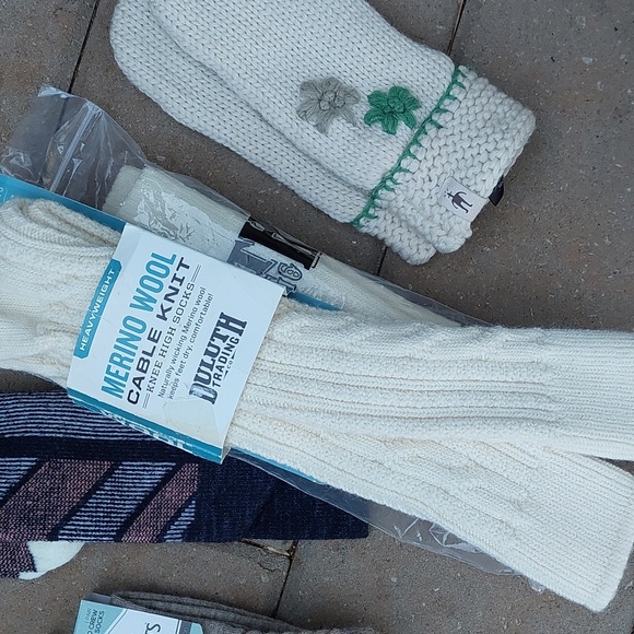 Bundle Smartwool Mittens Duluth Trading Co Farm to Feet Alaska Socks Merino Wool - Picture 10 of 16